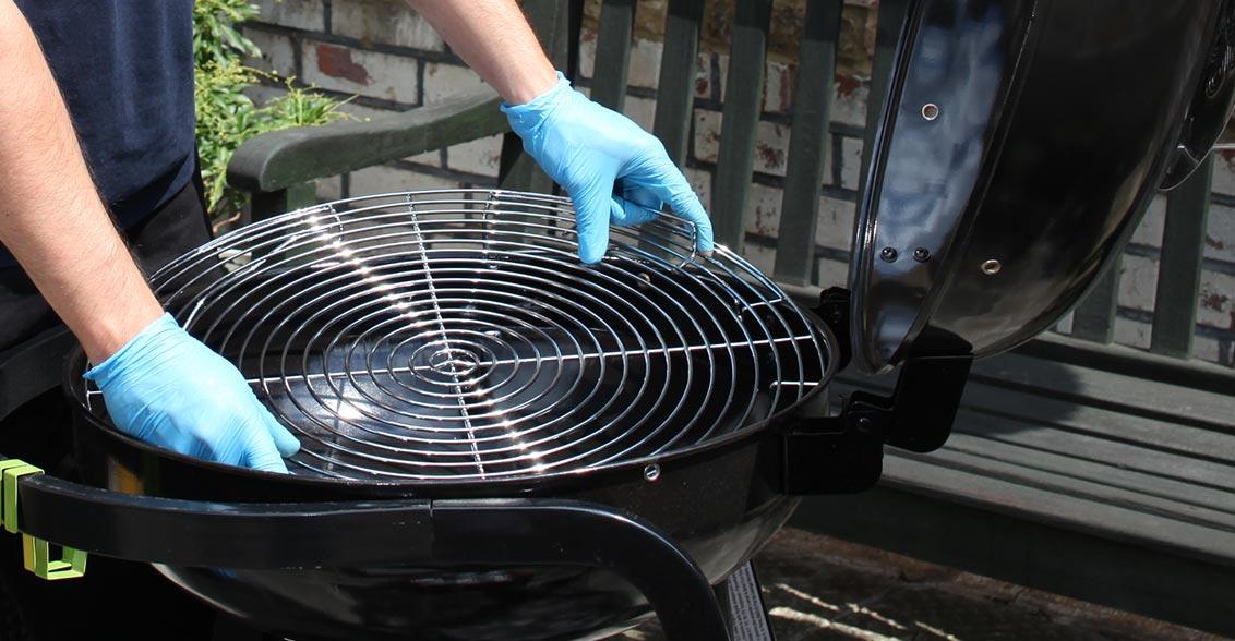 BBQ and grill cleaning Fantastic BBQ and grill cleaning technician at work